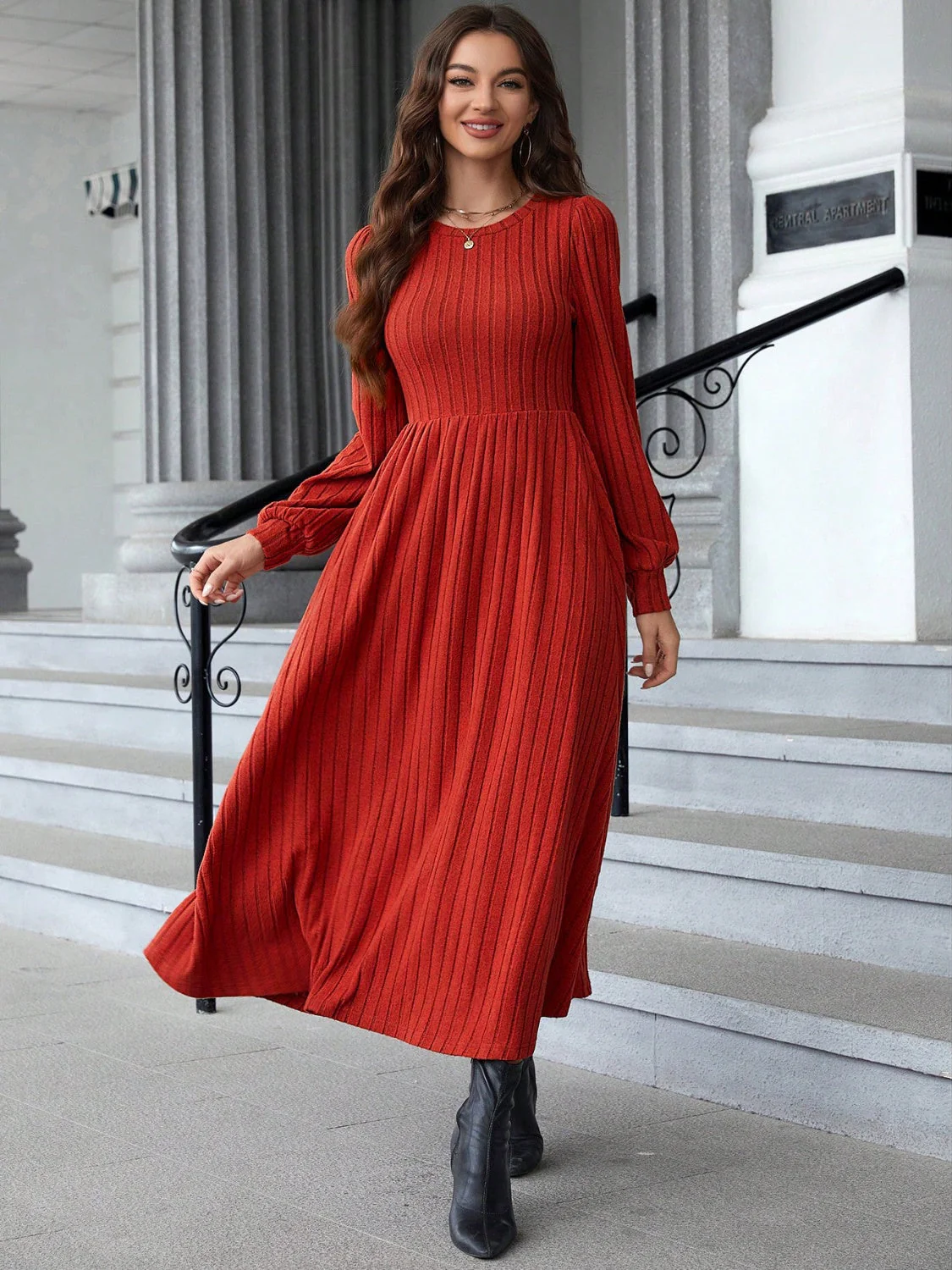 Agnes | Ribbed long sleeve dress with a crew neck - Image 4