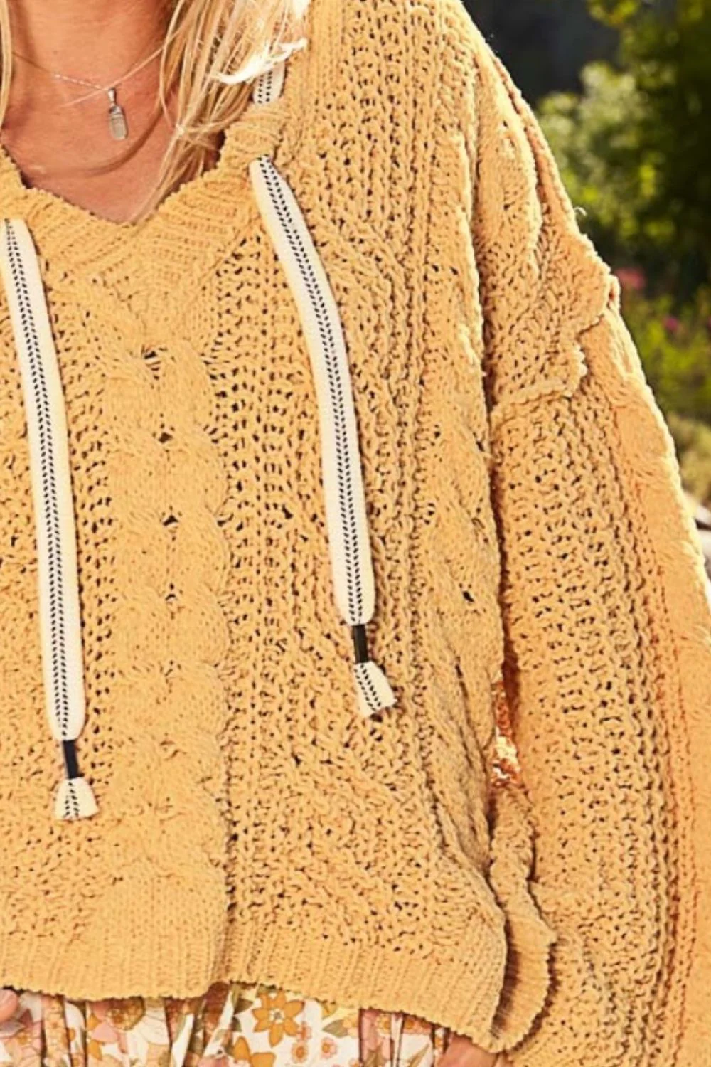 Alba | Chenille cable knit sweater with hood - Image 4