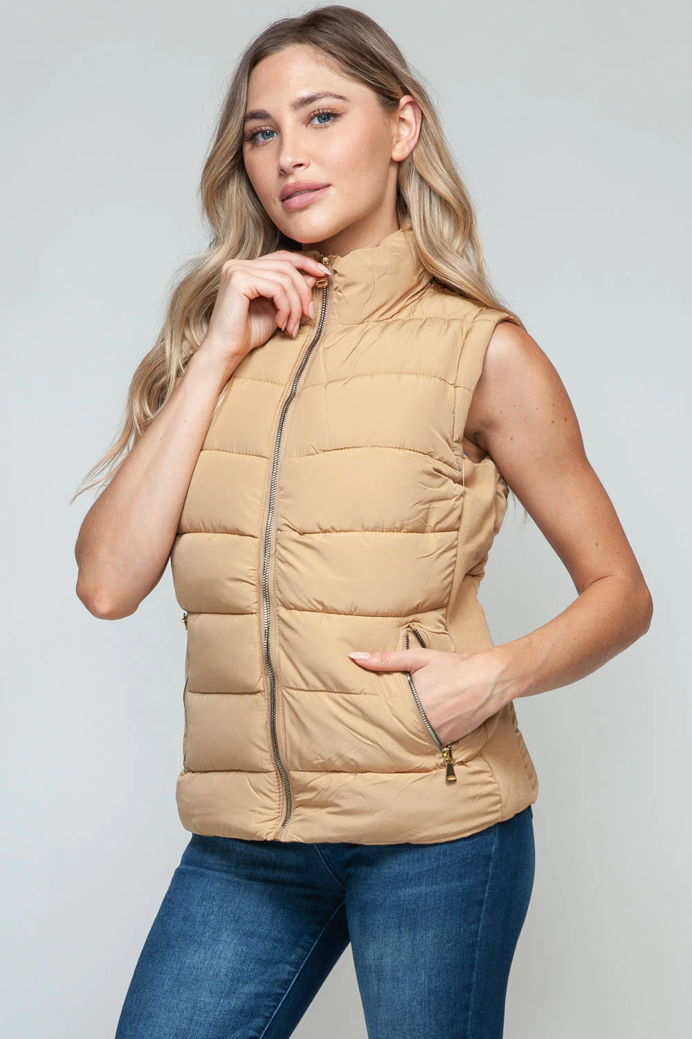 Alma | Snobbish turtleneck vest with zip and pockets - Image 5
