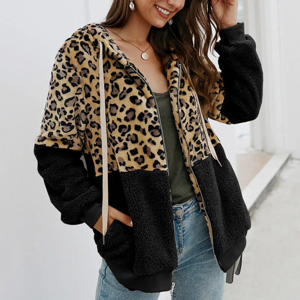 Almudena® | Plush leopard print hoodie - Image 2
