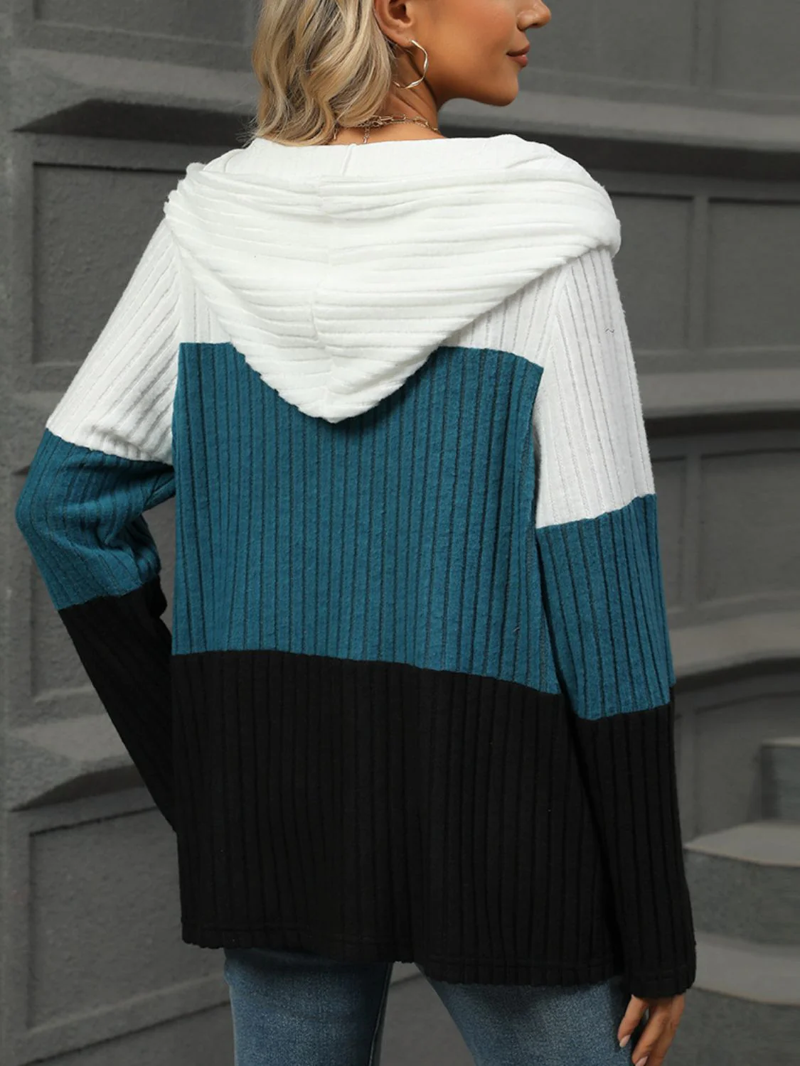 Amalia | Long sleeve t-shirt with a color block hood - Image 2