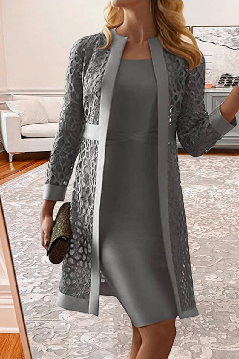 Amelie | Elegant, long-sleeved two-piece suit made from solid, hollowed-out lace - Image 3