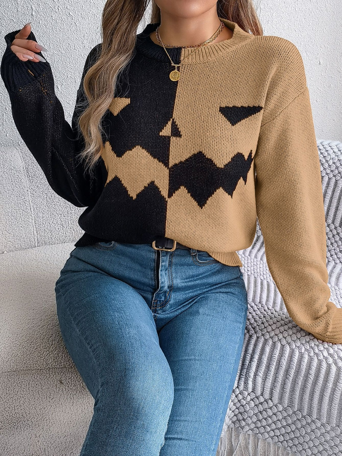 Ana | Contrasting long-sleeved sweater with a crew neck - Image 8