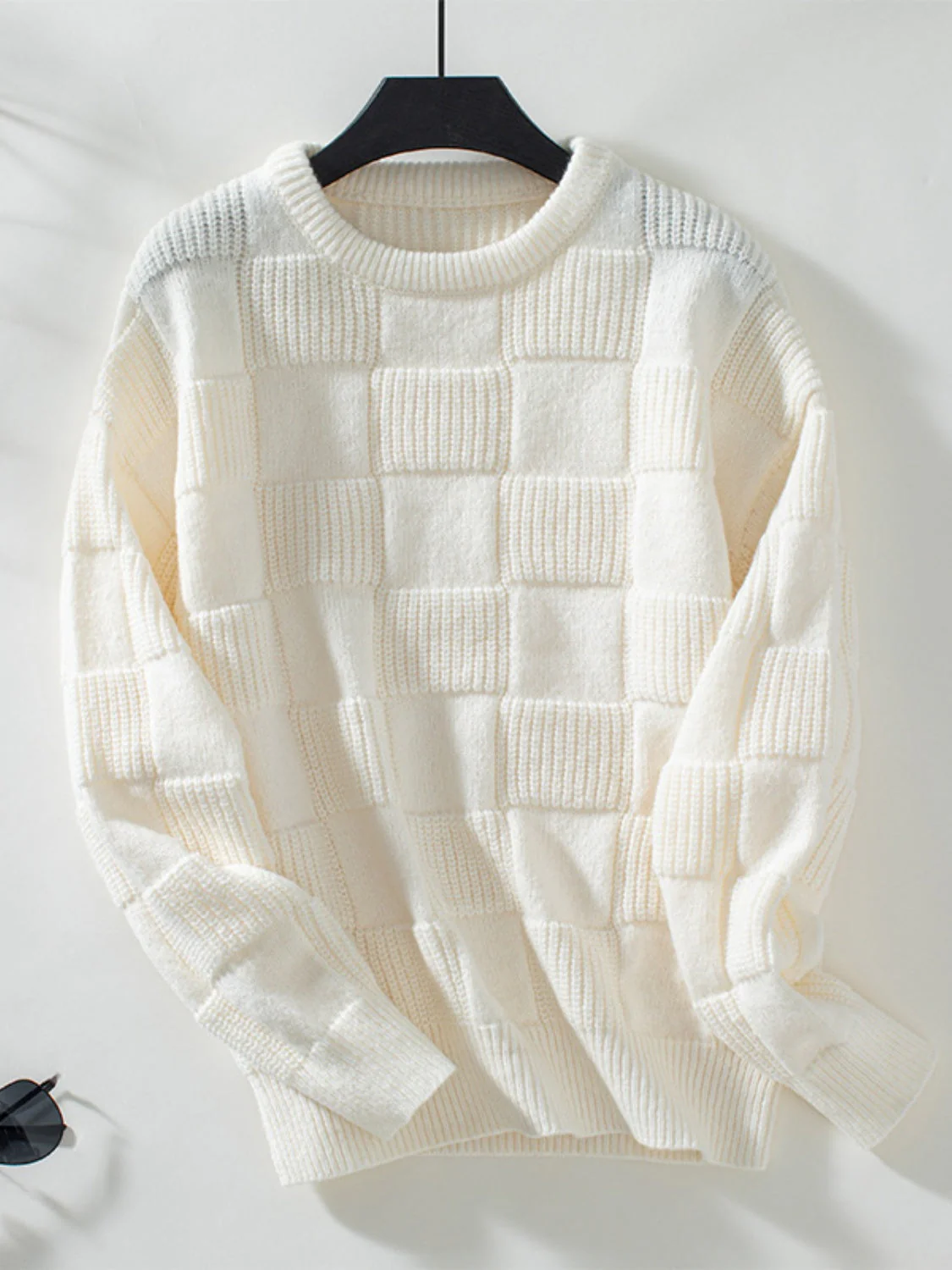 Aneta | Checked long-sleeved sweater with a crew neck - Image 7