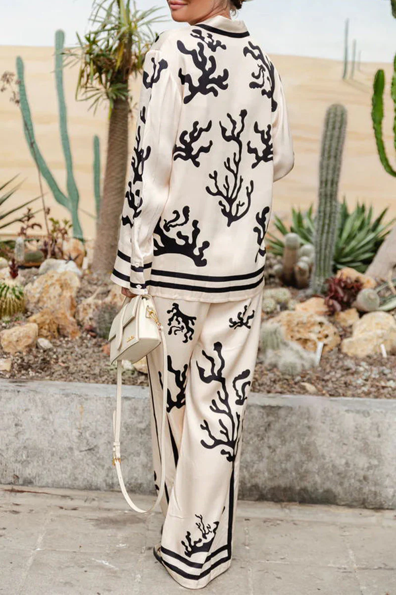 Anne | Casual holiday two-piece suit with a geometric print, turn-down collar and long sleeves - Image 3