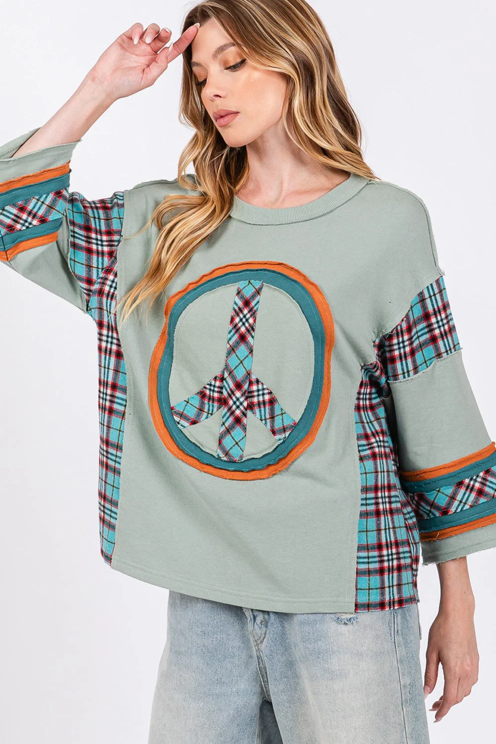 Ariana | SAGE + FIG top with peace appliqué patch and contrast check - Image 4