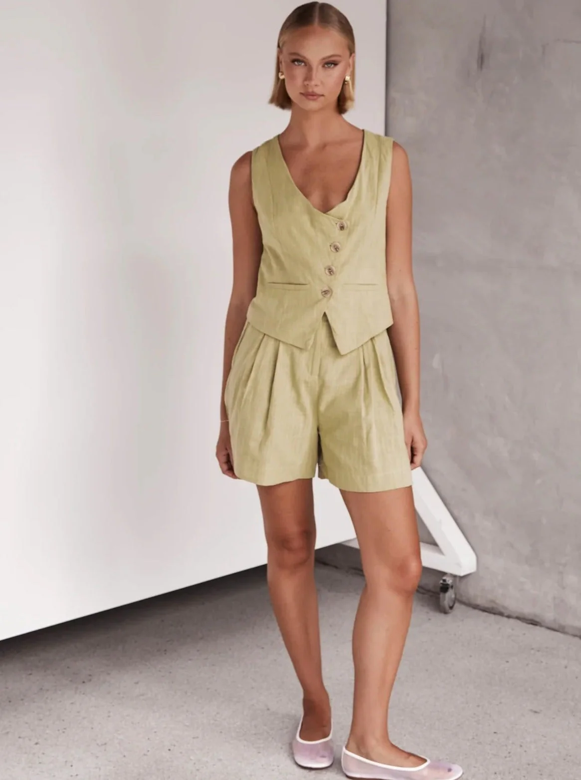 Athalia® | Fashionable Single-Breasted Vest Suit For Women In Cross-Border Style - Image 2