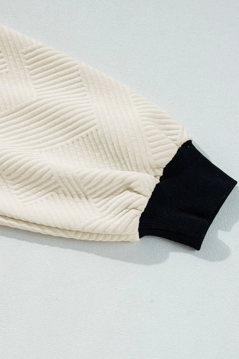 Azucena | Long-sleeved sweatshirt with textured contrast - Image 9