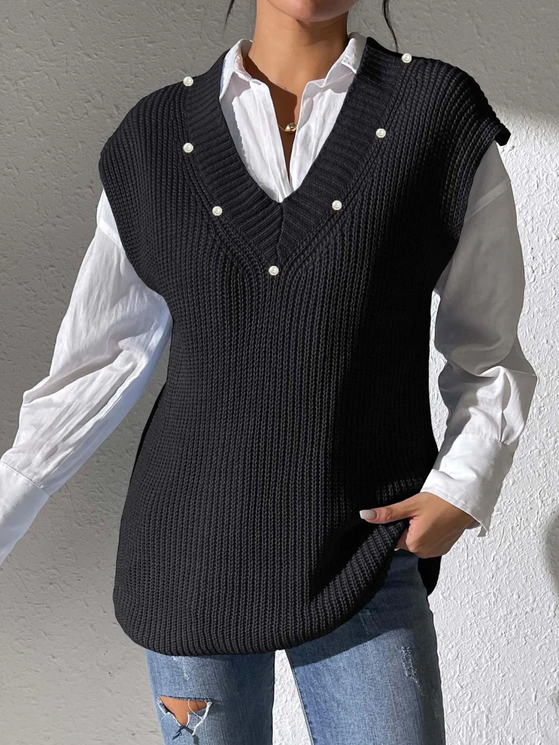 Beatriz | Beaded V-neck sweater vest - Image 7