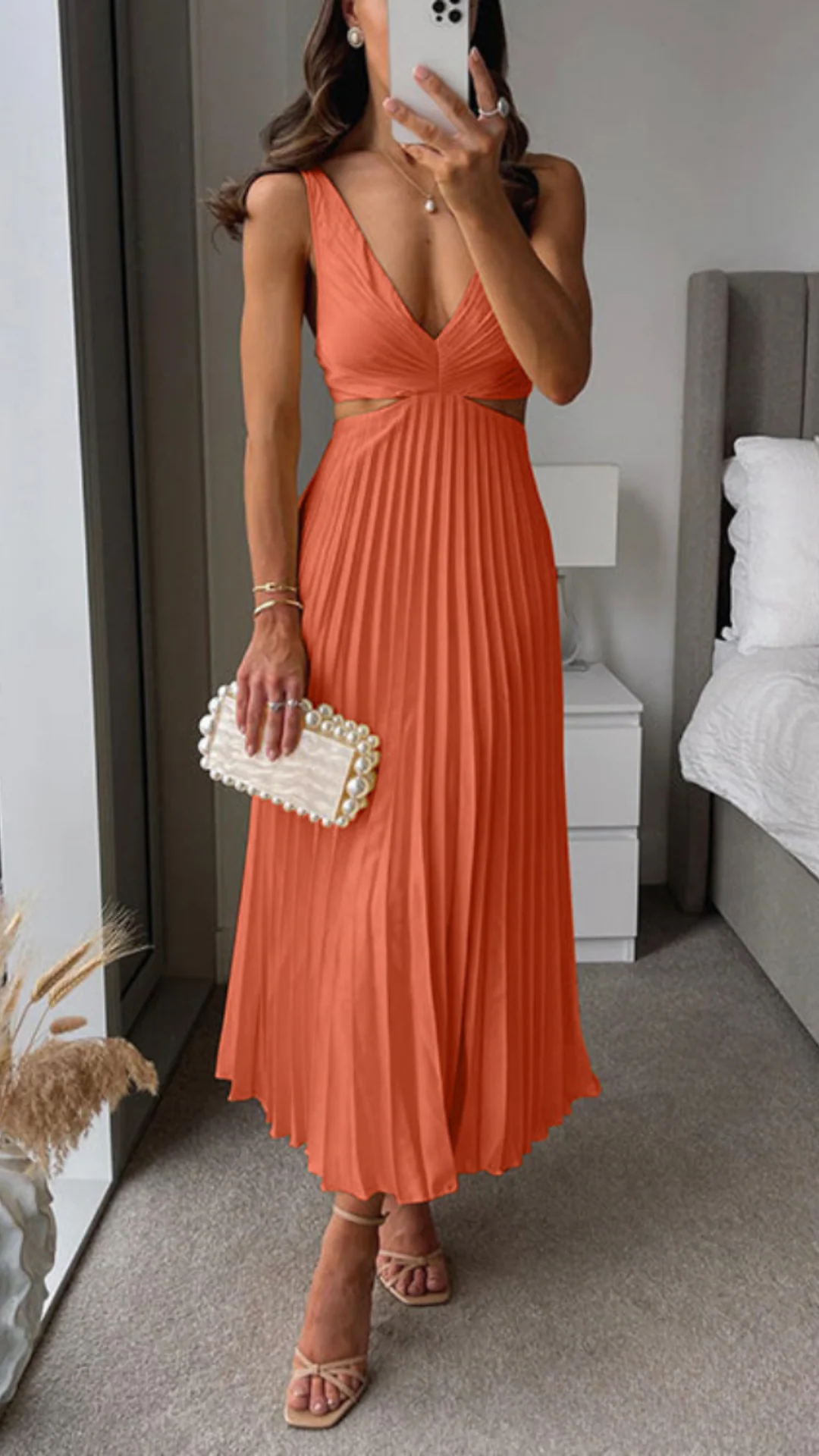 Beatriz® | Pleated Long Dress With A Cut Out Waist - Image 4