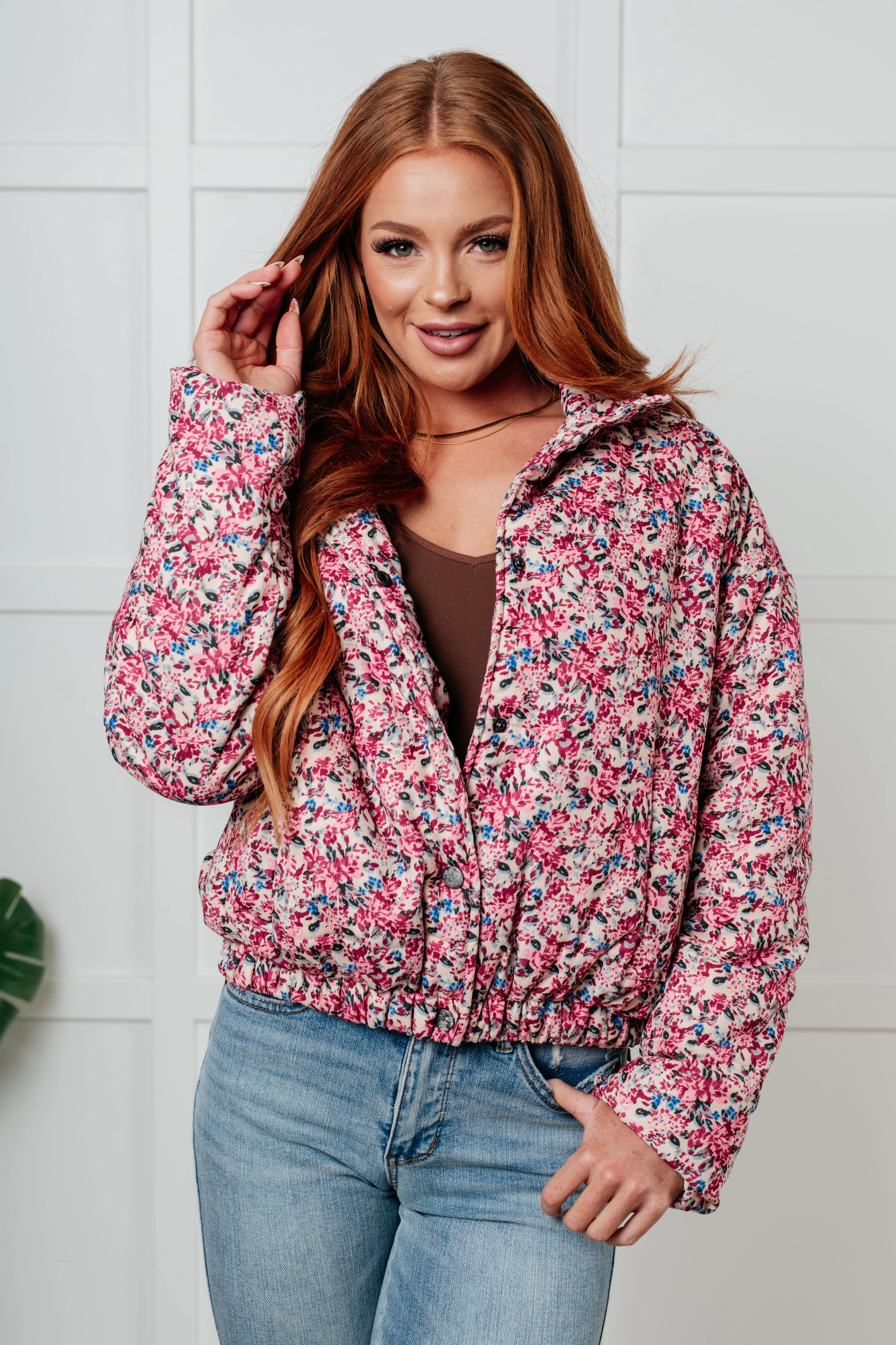 Beatriz | Puffer jacket with floral pattern in cream-multi