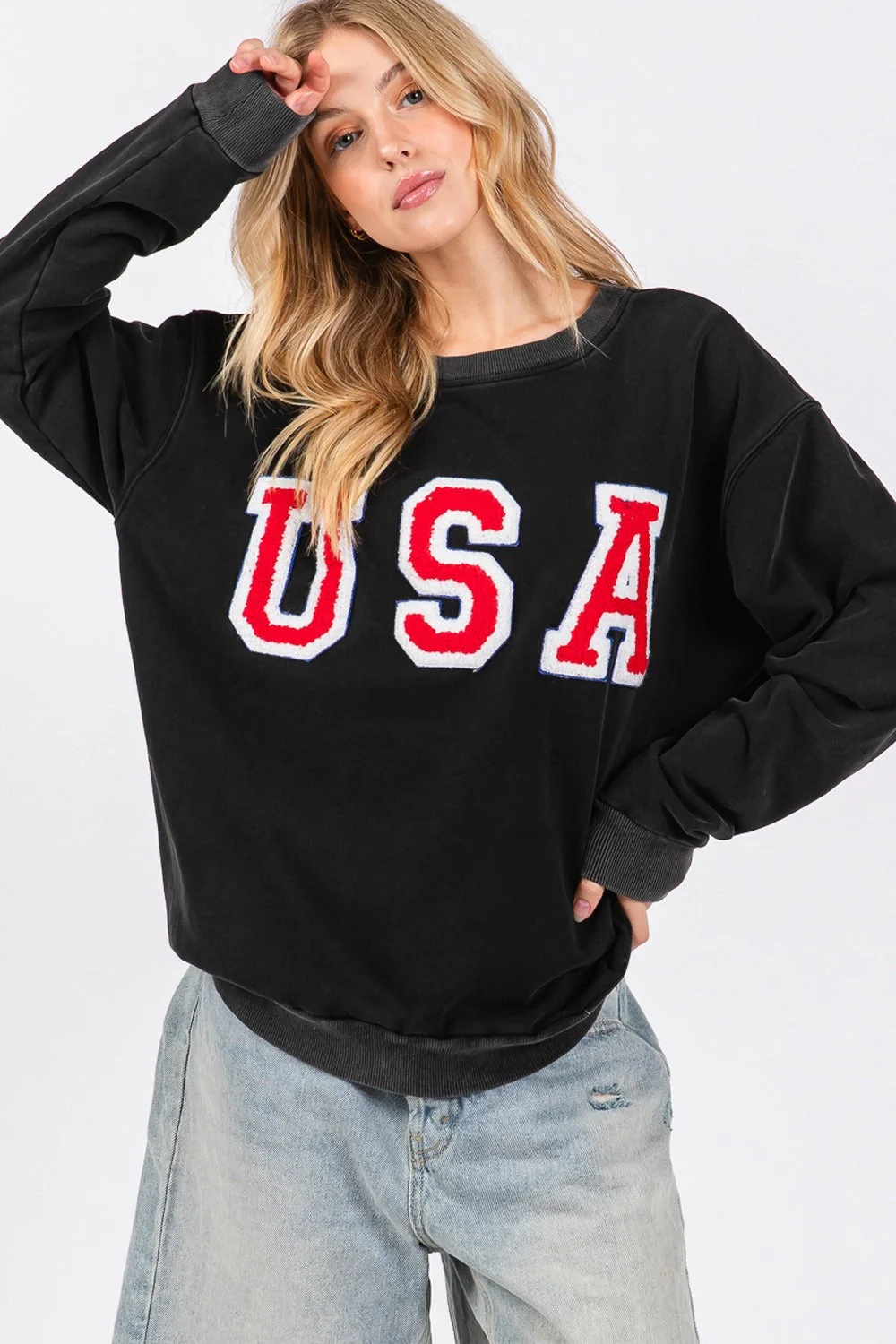 Begoña | SAGE + FIG crew neck sweatshirt with USA letter patch