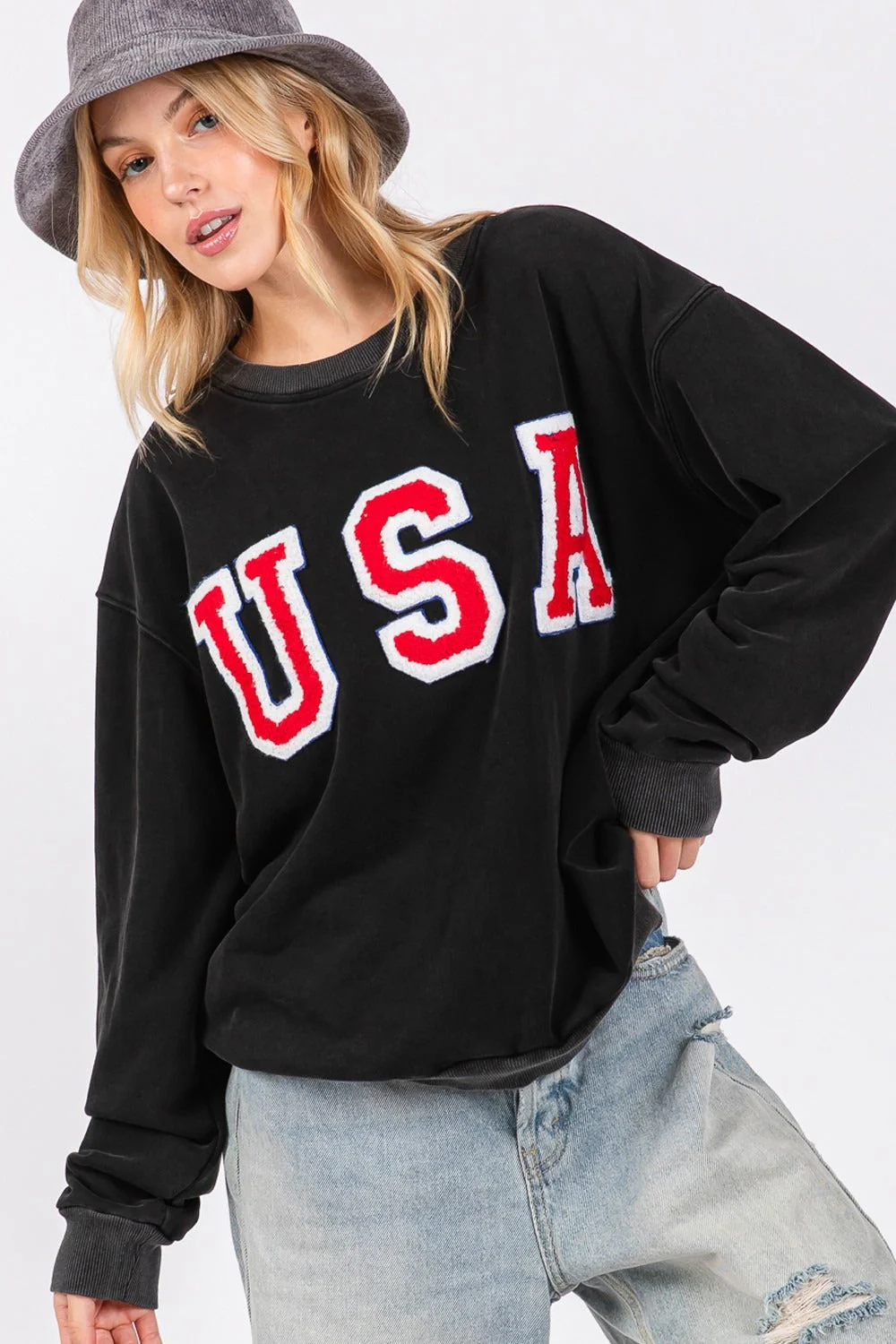 Begoña | SAGE + FIG crew neck sweatshirt with USA letter patch - Image 6