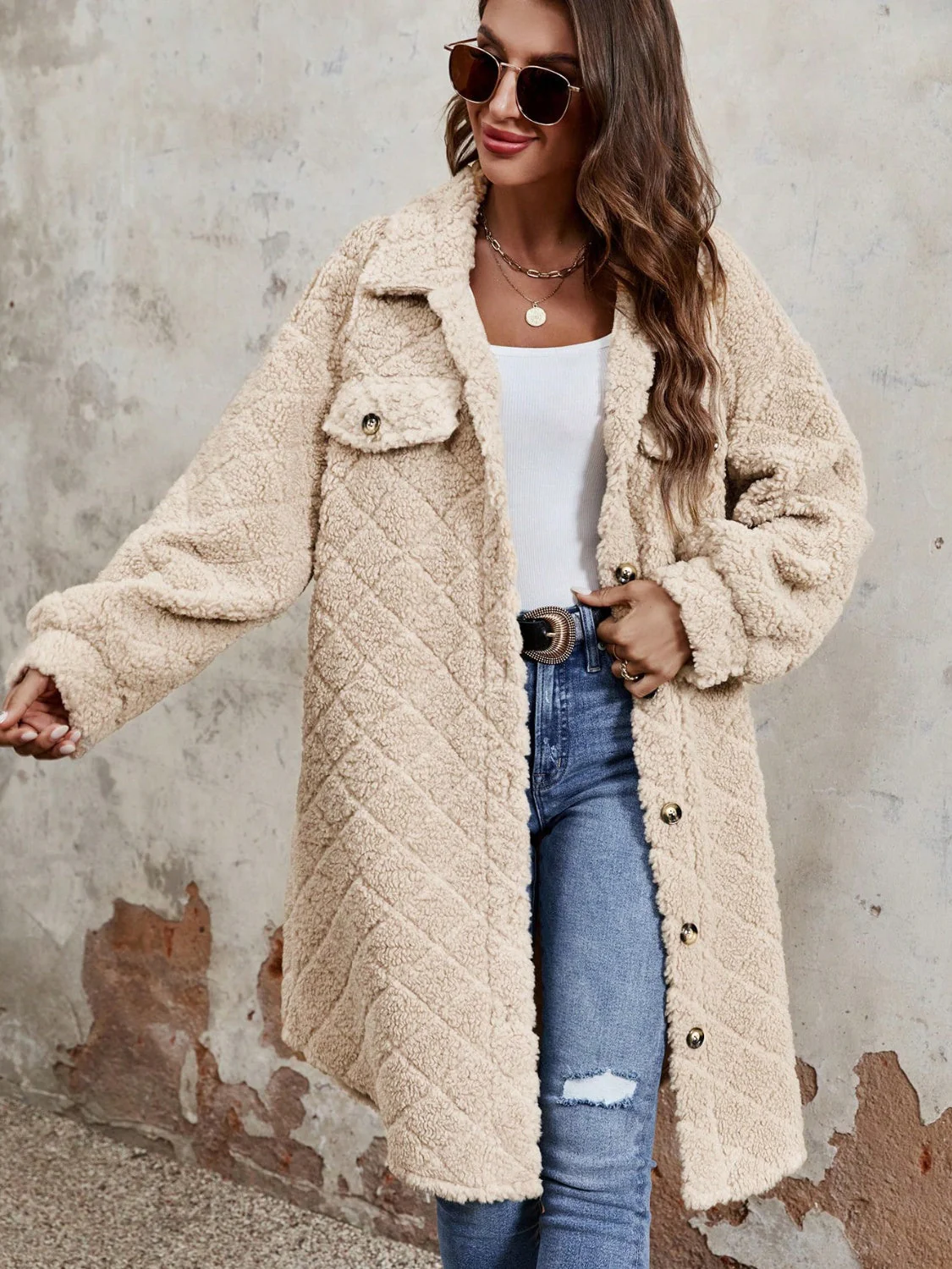 Bettina | Fluffy, buttoned, long-sleeved coat with dropped shoulders - Image 4
