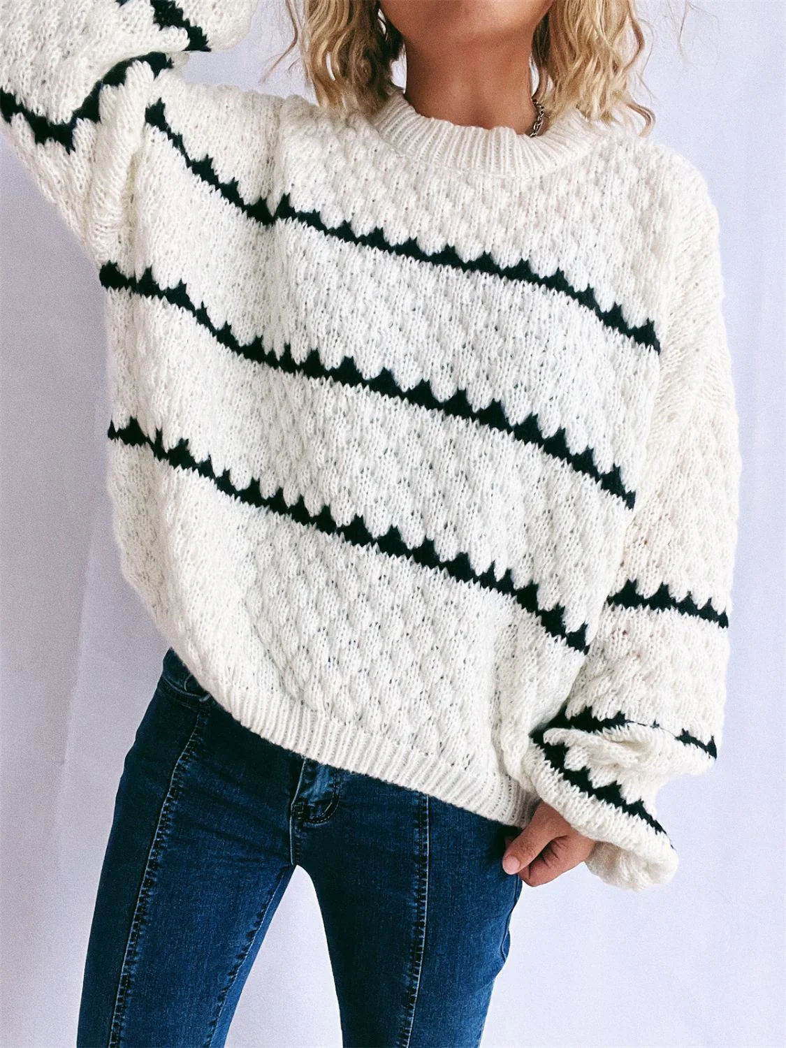 Bianca | Long-sleeved sweater with contrasting stripes and a crew neck - Image 4
