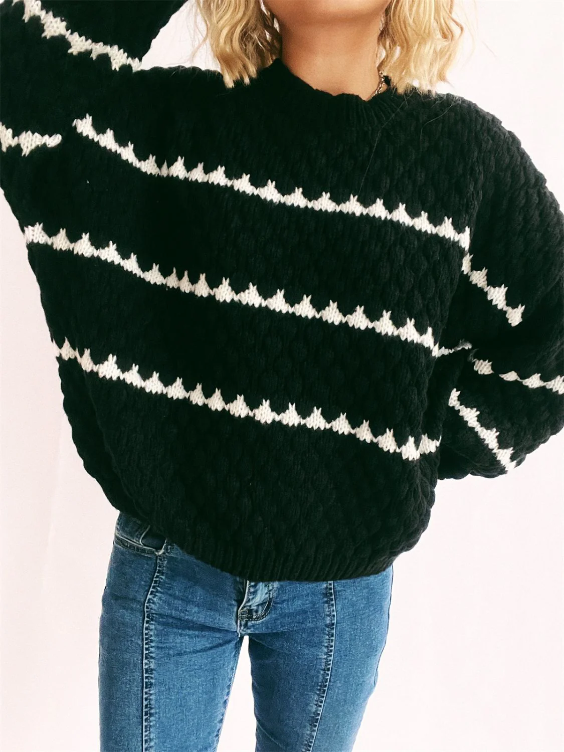 Bianca | Long-sleeved sweater with contrasting stripes and a crew neck - Image 6
