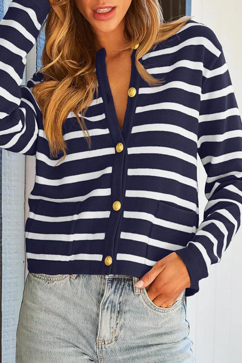 Bodil | Casual everyday outerwear with stripes and buttons and O-neck - Image 16