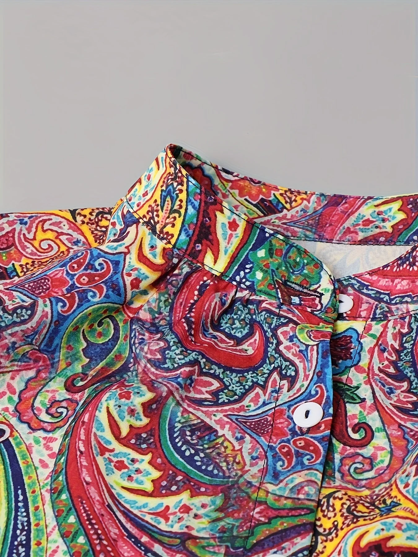 Brendis® | Blouse With Floral Pattern And Buttons - Image 5