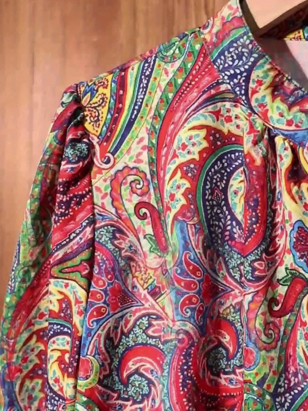 Brendis® | Blouse With Floral Pattern And Buttons - Image 7