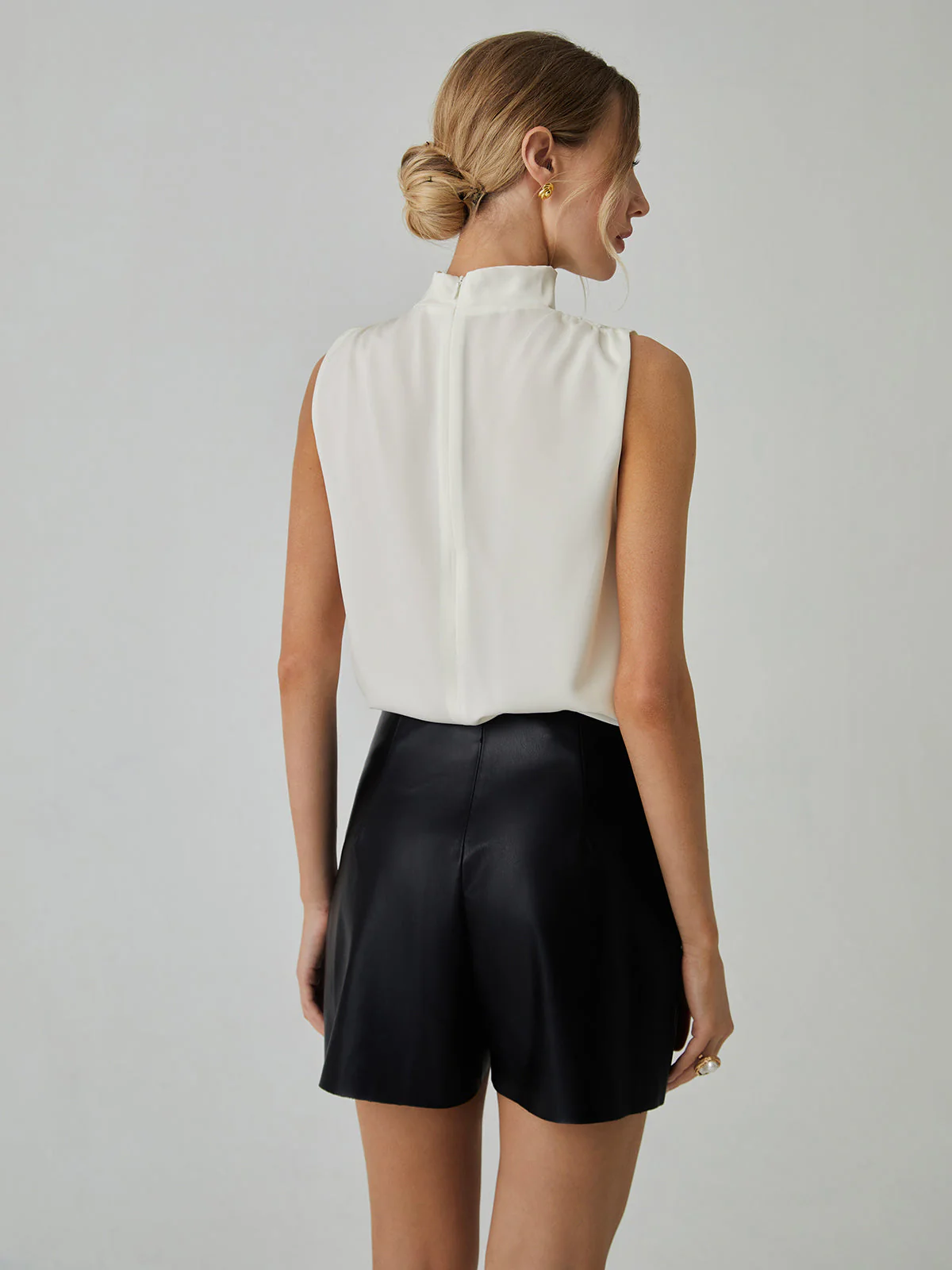 Brenton® | Pleated Sleeveless Blouse With A High Collar - Image 2