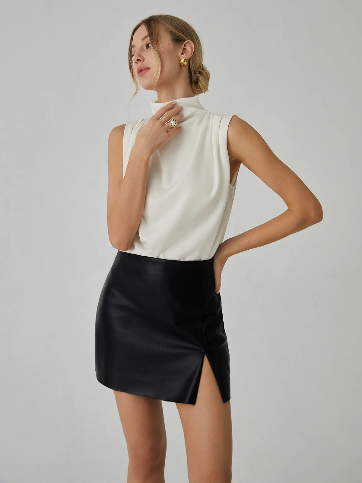Brenton® | Pleated Sleeveless Blouse With A High Collar - Image 3