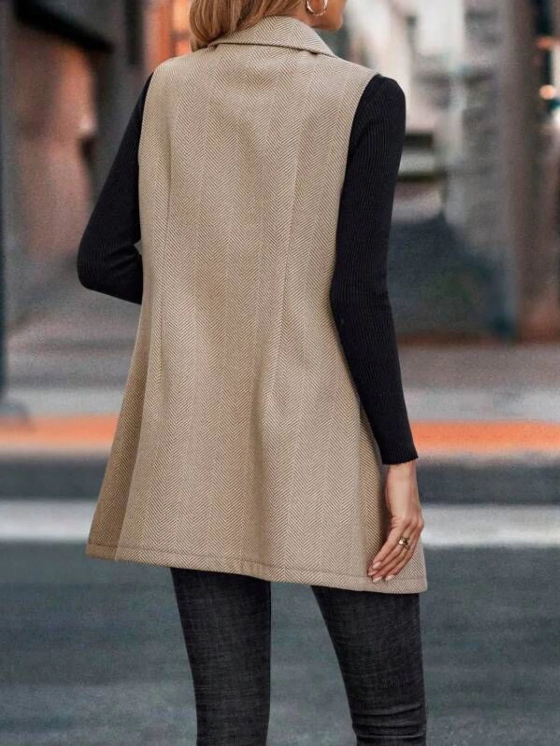 Carolin | Long cut vest coat with buttoned collar and collar - Image 2
