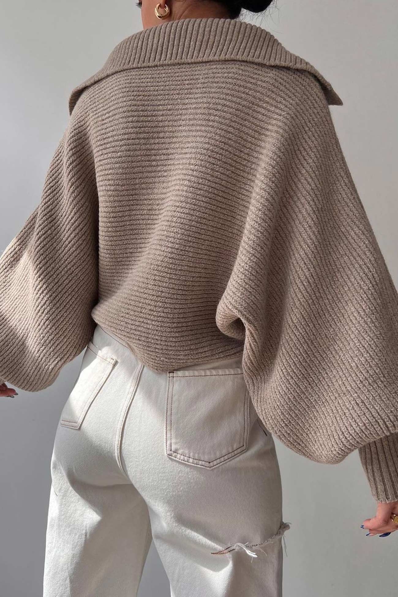 Carolina | V-neck lapel sweater with puff sleeves - Image 20