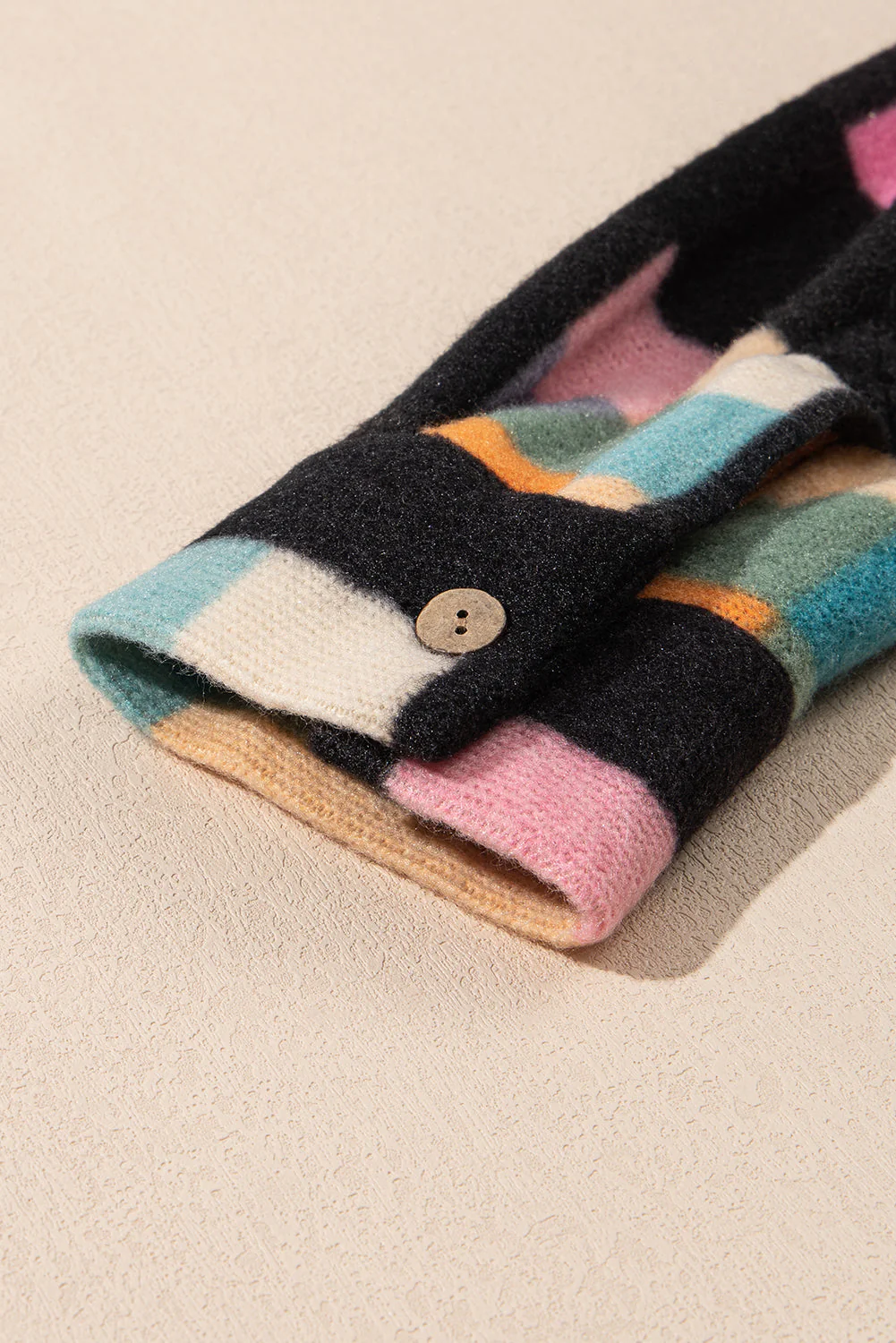 Cintia| Chic and relaxed winter hoodie - Image 10
