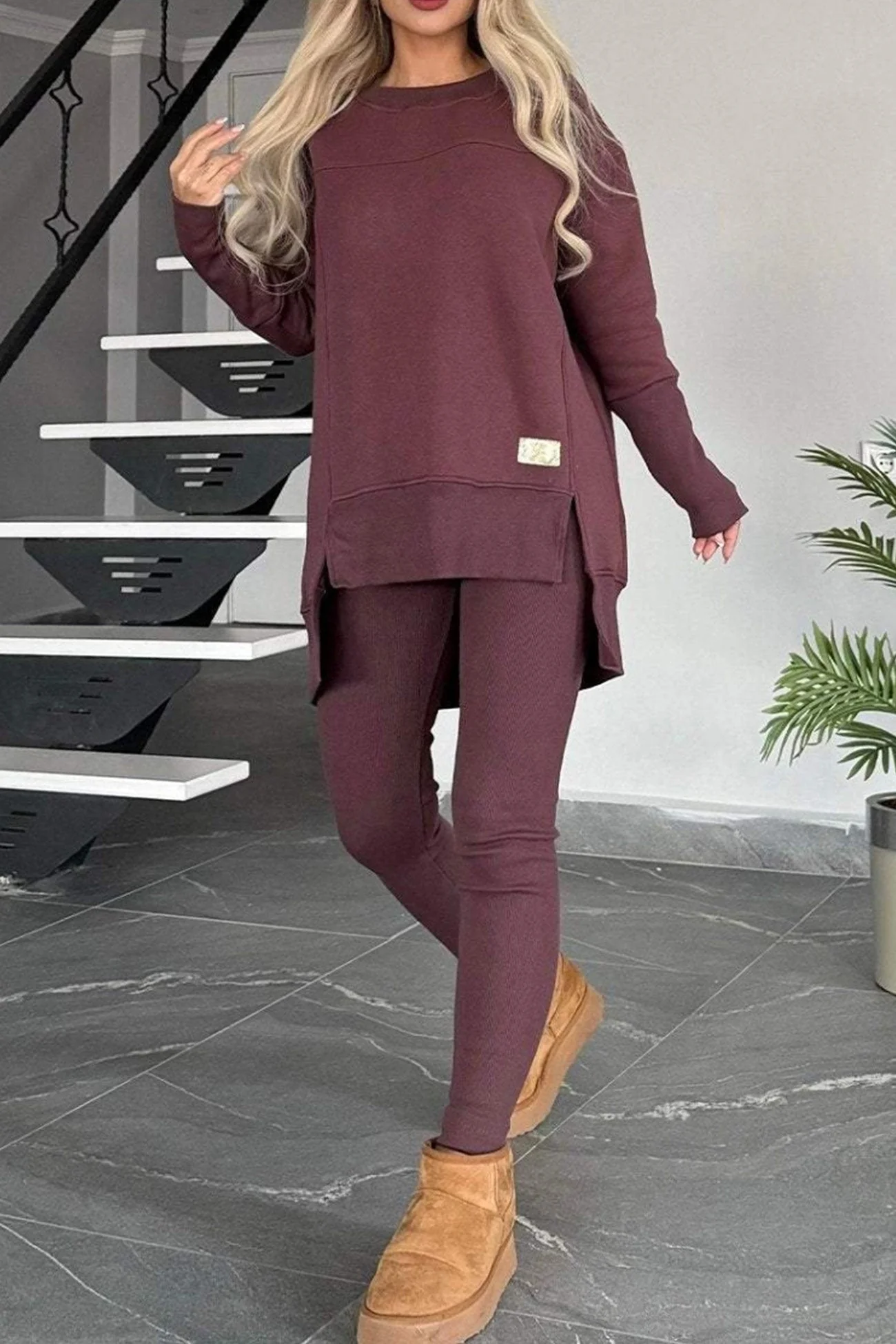 Claudia | Sweatshirt and skinny pants set with a slit and a high low hem - Image 7