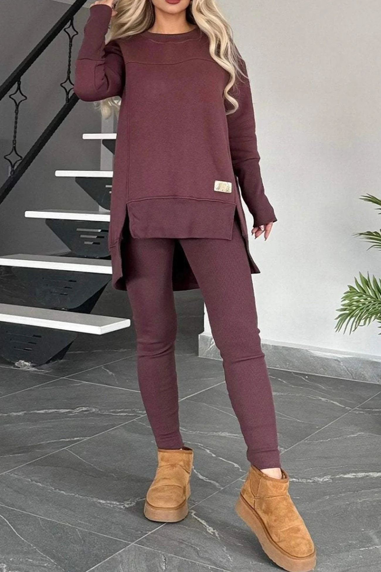 Claudia | Sweatshirt and skinny pants set with a slit and a high low hem - Image 9