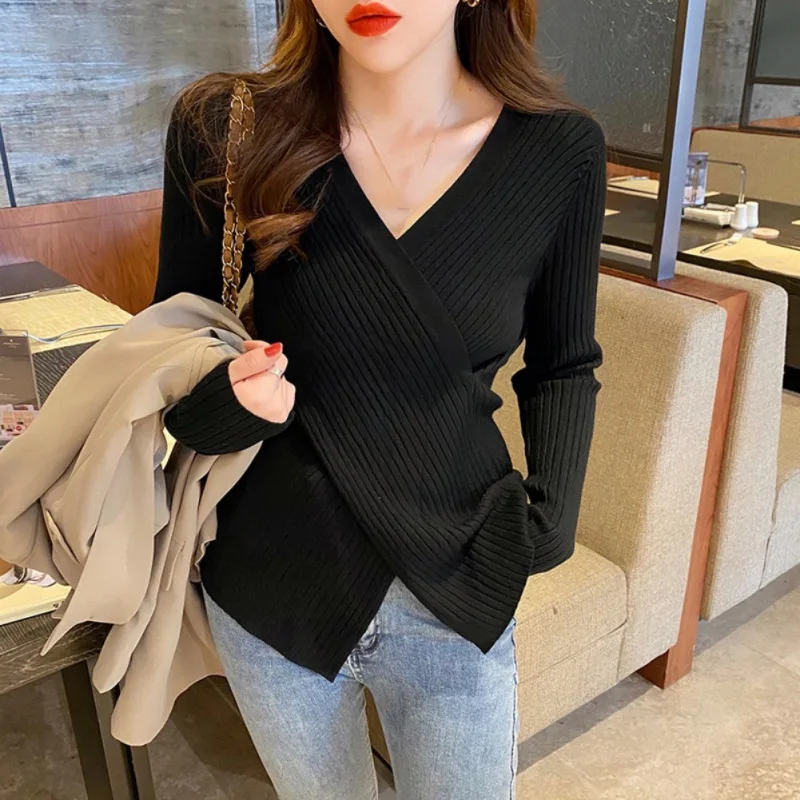 Cristiana | Women's knitted sweater with long sleeves and V-neck - Image 5