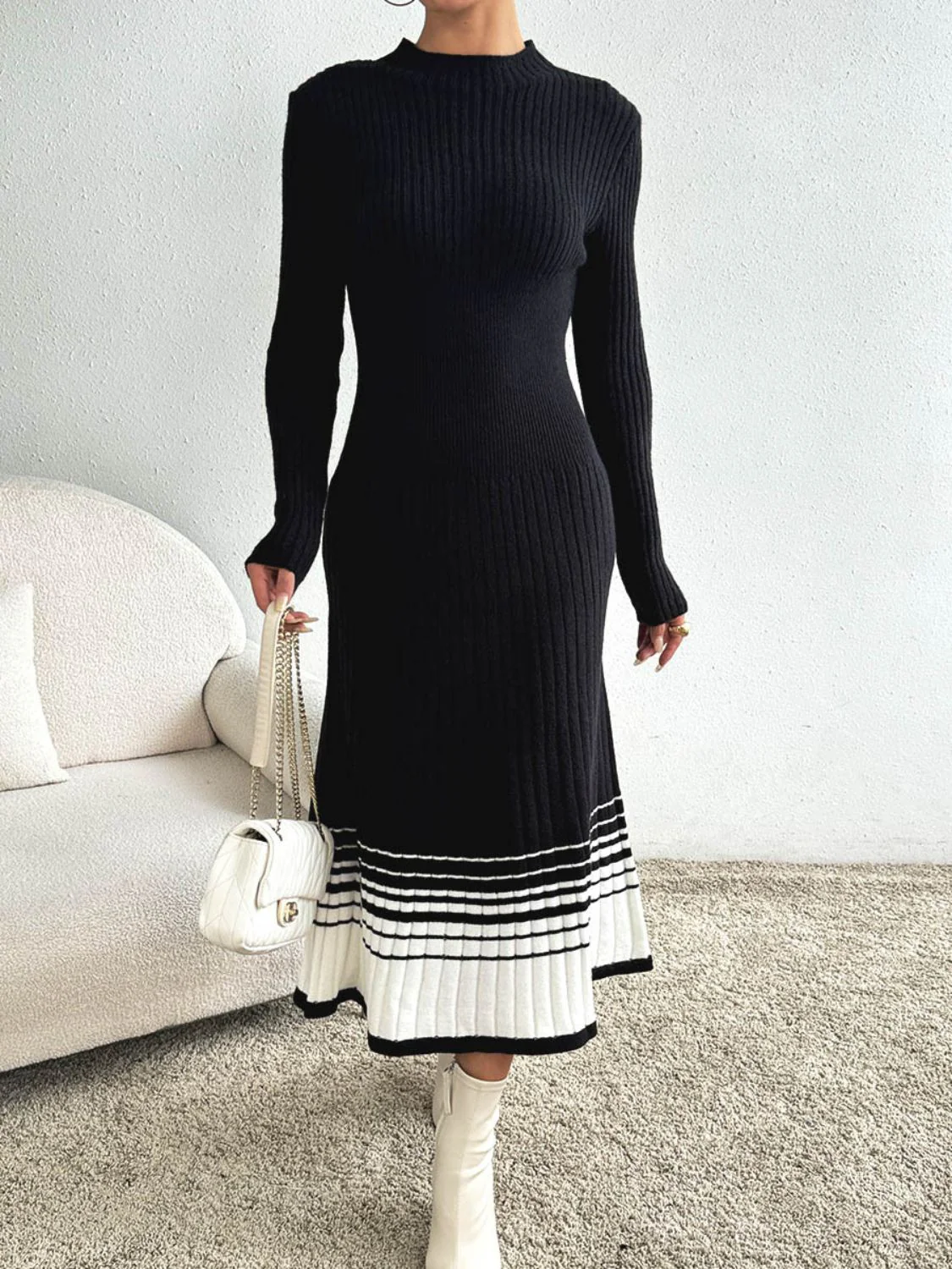 Cristina | Contrasting colored sweater dress with a stand-up collar and long sleeves