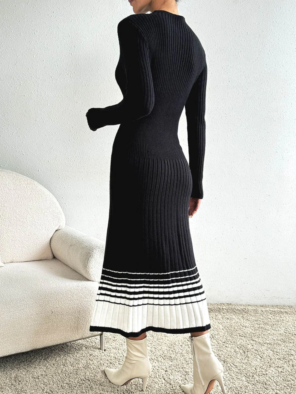 Cristina | Contrasting colored sweater dress with a stand-up collar and long sleeves - Image 2