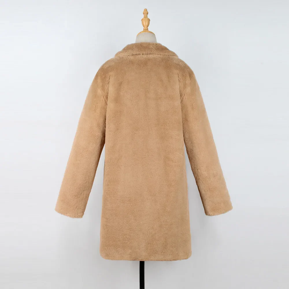 Cristina | Fashionable and minimalist winter garment - Image 14