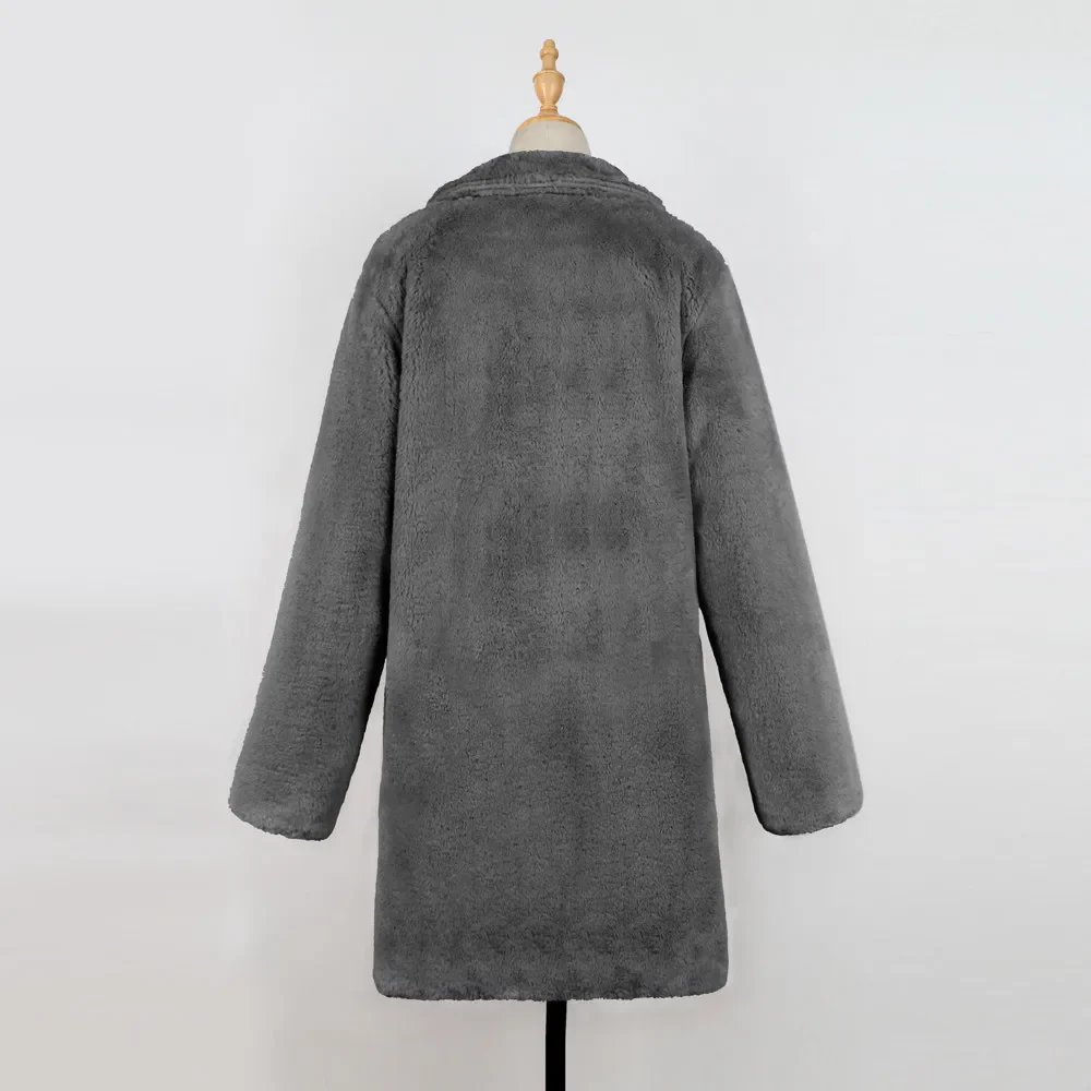 Cristina | Fashionable and minimalist winter garment - Image 16
