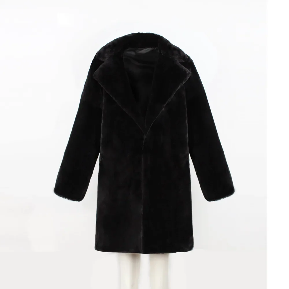 Cristina | Fashionable and minimalist winter garment - Image 17