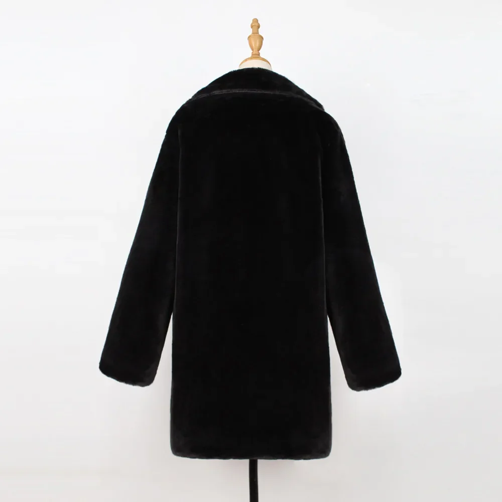 Cristina | Fashionable and minimalist winter garment - Image 18