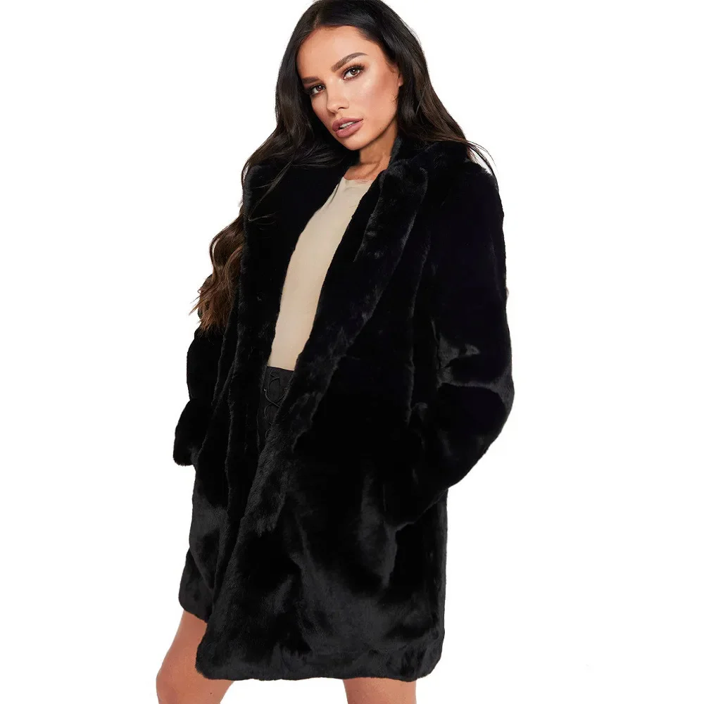Cristina | Fashionable and minimalist winter garment - Image 21