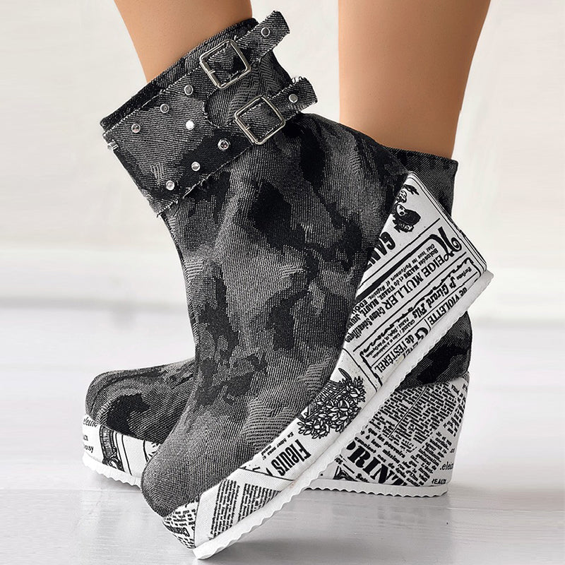 Delia | Casual, round out-door shoes in a patchwork design