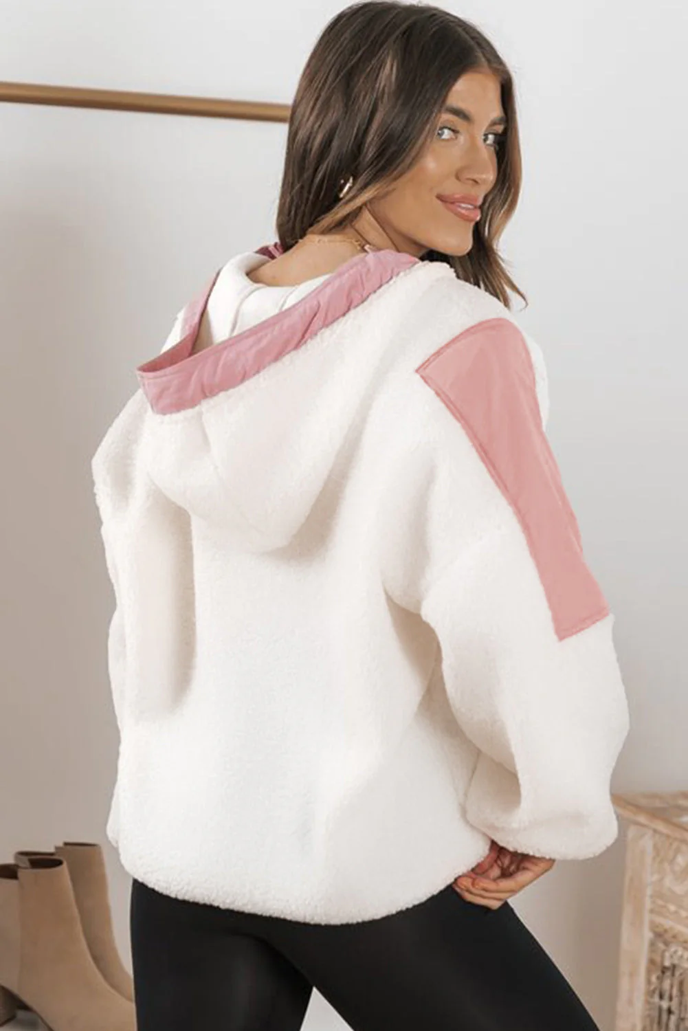 Elena | Effortless and classy winter hoodie