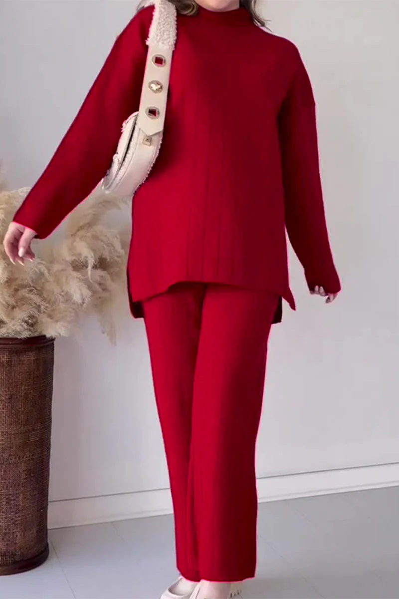 Elizabeth | Casual, plain three-quarter length two-piece suit with an O-neck and slit - Image 3
