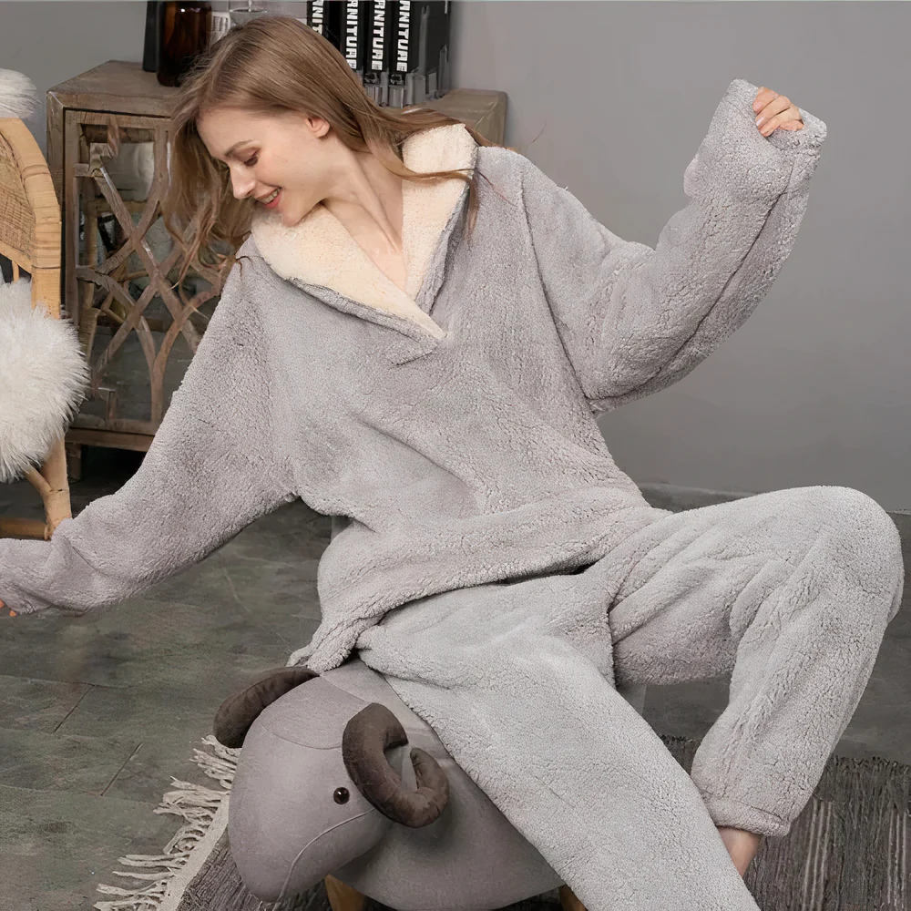Elizabeth | Fleece pajama set for women - Image 2