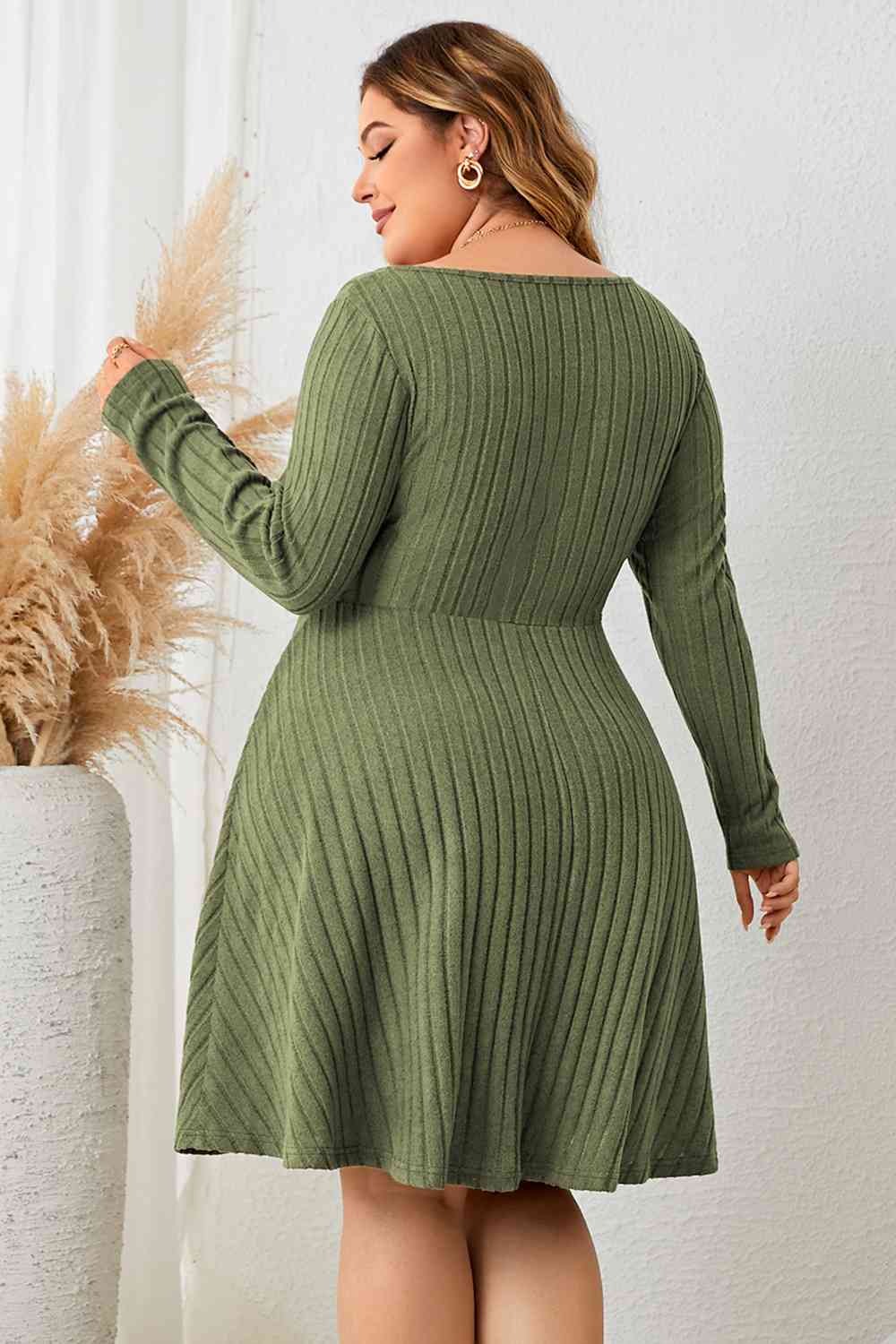 Email® | Fashionable and effortless dress
