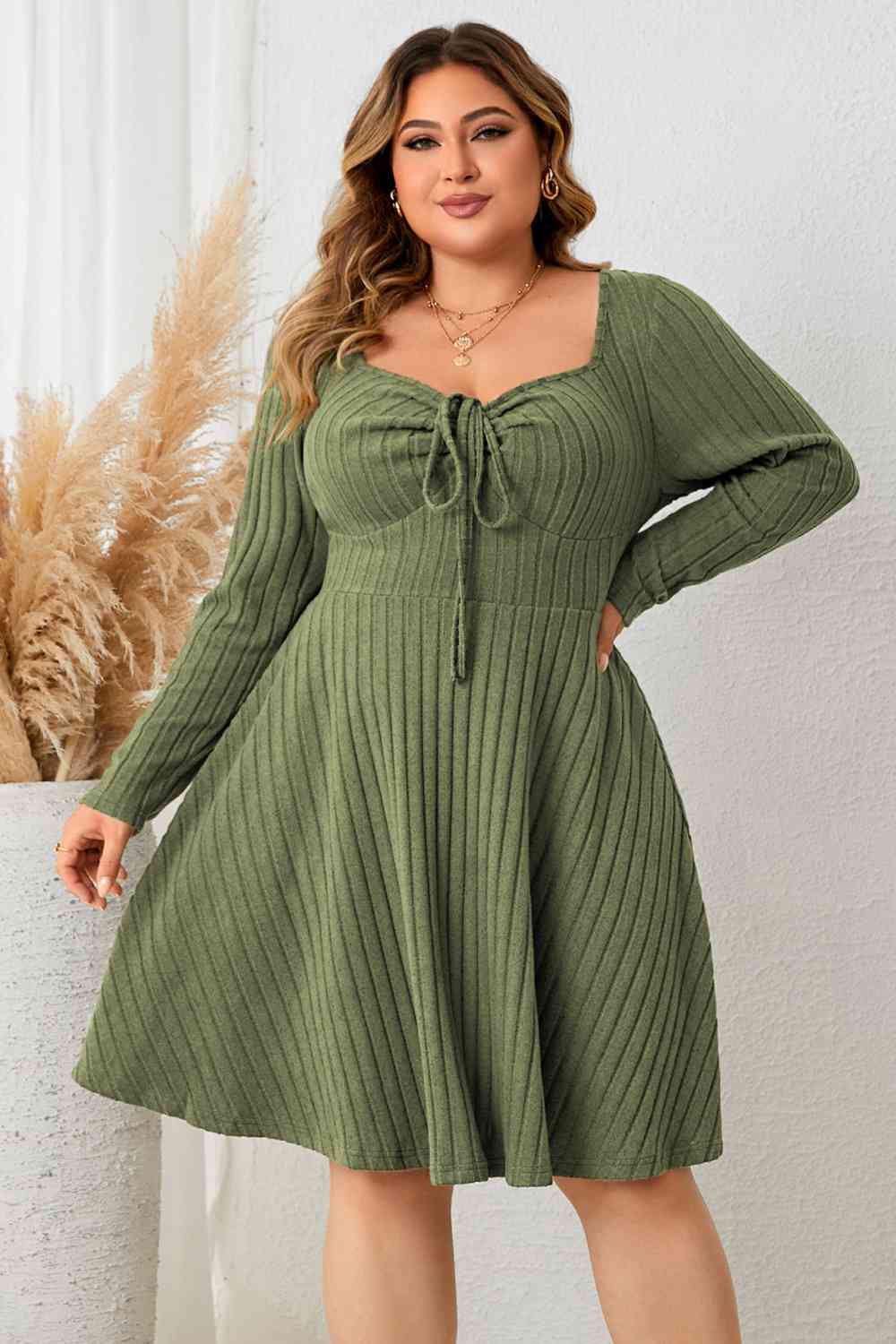 Email® | Fashionable and effortless dress - Image 2