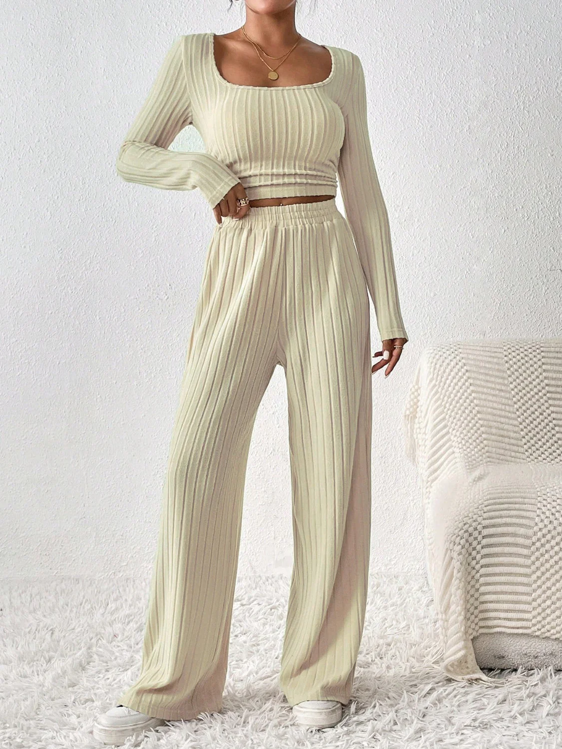 Emilie | Long sleeve top and scoop neck trousers set - Image 4