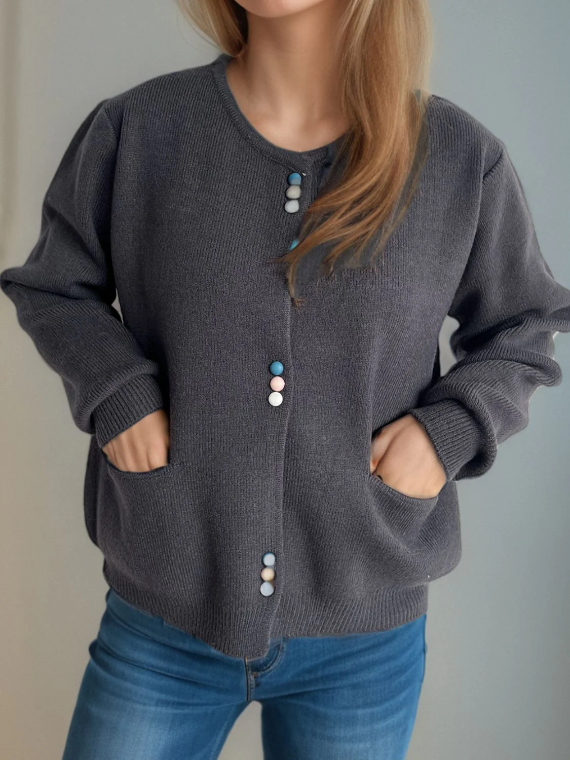 Eulalia | Long sleeve cardigan with buttons and pockets - Image 5