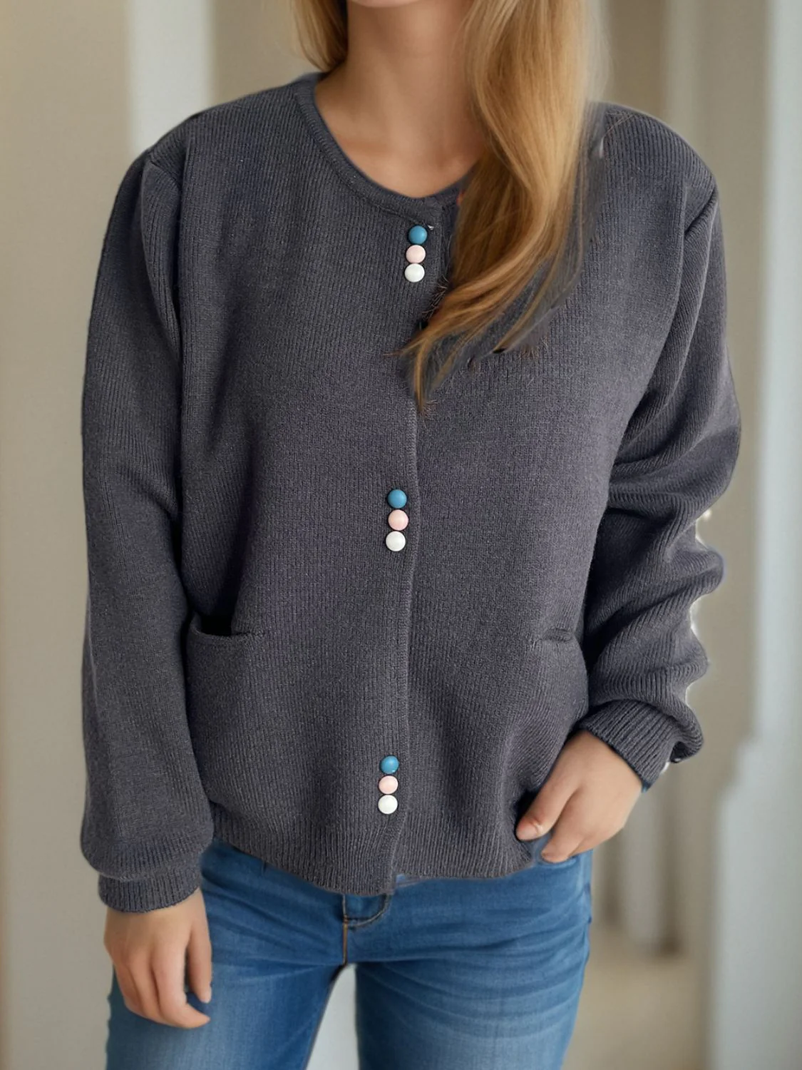 Eulalia | Long sleeve cardigan with buttons and pockets - Image 7