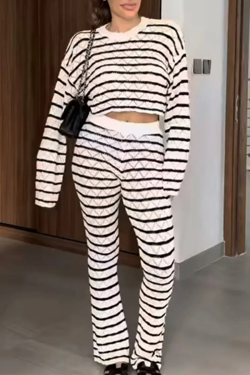 Eva | Casual striped two-piece suit with contrasting O-neck and long sleeves - Image 4