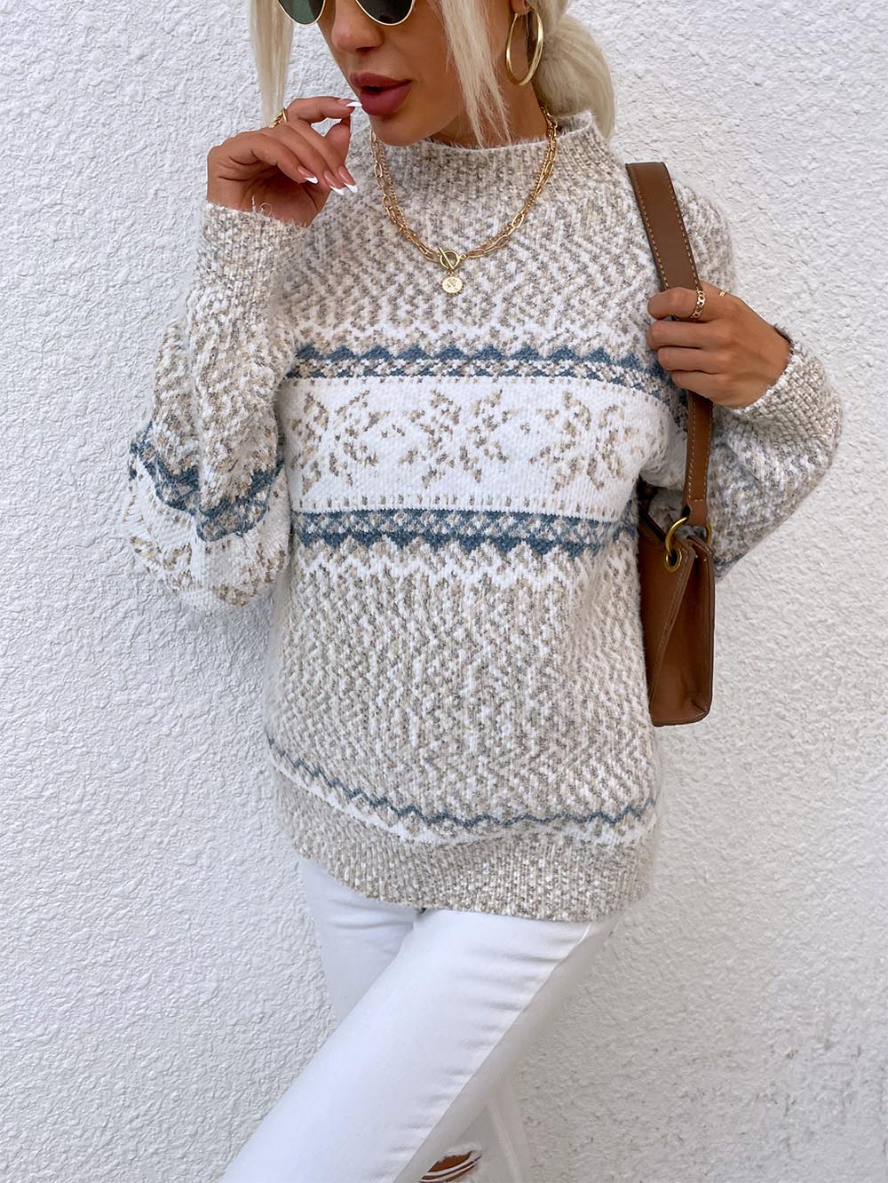 Evelyn | Mid-length sweater with a Christmas snowflake knit - Image 15