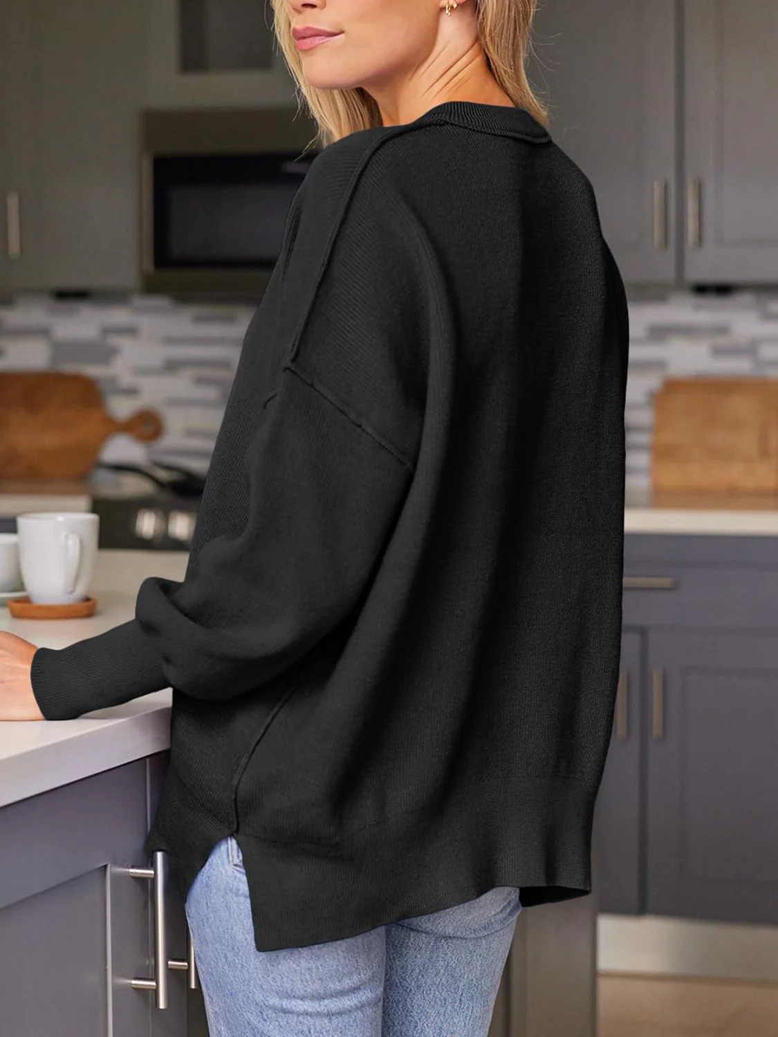 Evelyn | Slit sweater with a crew neck and dropped shoulders - Image 4
